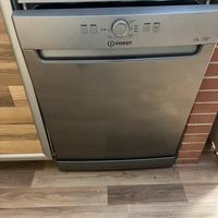 Lavastoviglie indesit