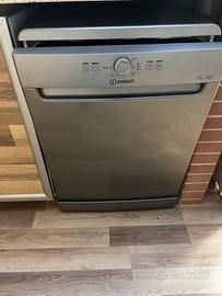 Lavastoviglie indesit