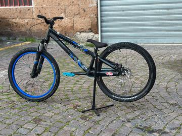 Bici da dirt Scott Voltage ruote da 24”