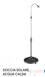 doccia solare con acqua calda