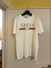 T-shirt Gucci modello “destroyed”
