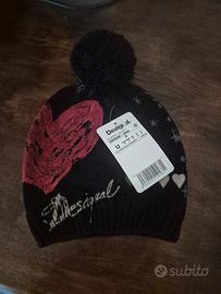 Cuffia Desigual.