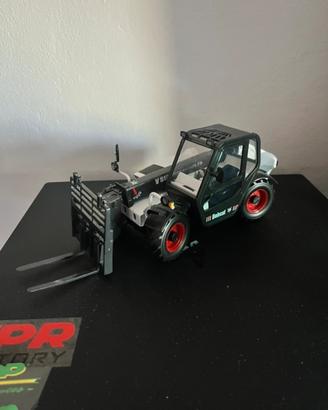 modellino sollevatore telescopico bobcat V518
