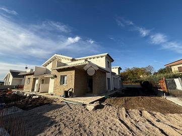 VILLA SINGOLA A GUIDONIA MONTECELIO