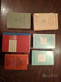 vecchi libri scolastici e dizionari