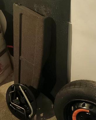 Fiat Panda: ruotino di scorta e cappelliera 