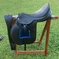 Sella Pessoa con staffe personalizzate