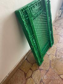 Contenitore portaoggetti pieghevole e impilabile