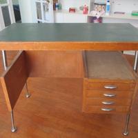 Scrivania in legno per bambini