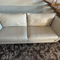 Divano in pelle Alyssa