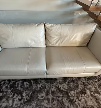 Divano in pelle Alyssa