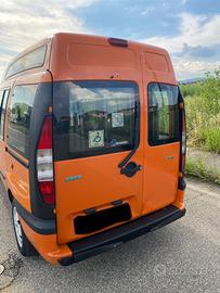 Fiat Doblò Trasporto Disabili – Tetto + Pedana