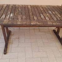 tavolo in legno da esterno