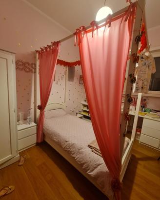 Letto singolo a baldacchino