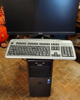 PC, monitor LCD, stampante e tastiera multimediale
