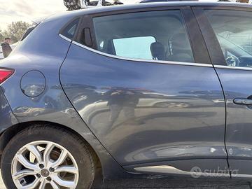 PORTIERA POSTERIORE DESTRA RENAULT Clio Serie IV 8