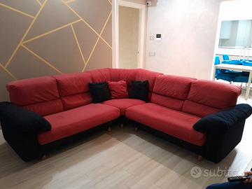 Divano elegante moderno