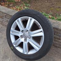 Cerchi originali Audi con pneumatici 