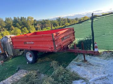 Rimorchio agricolo ribaltabile