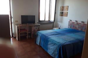 Camera singola- bagno privato-posto auto