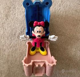 Minnie in the castle