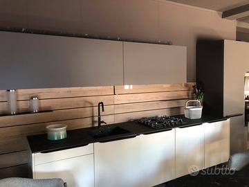 Cucina nuova dal nostro magazzino in svendita