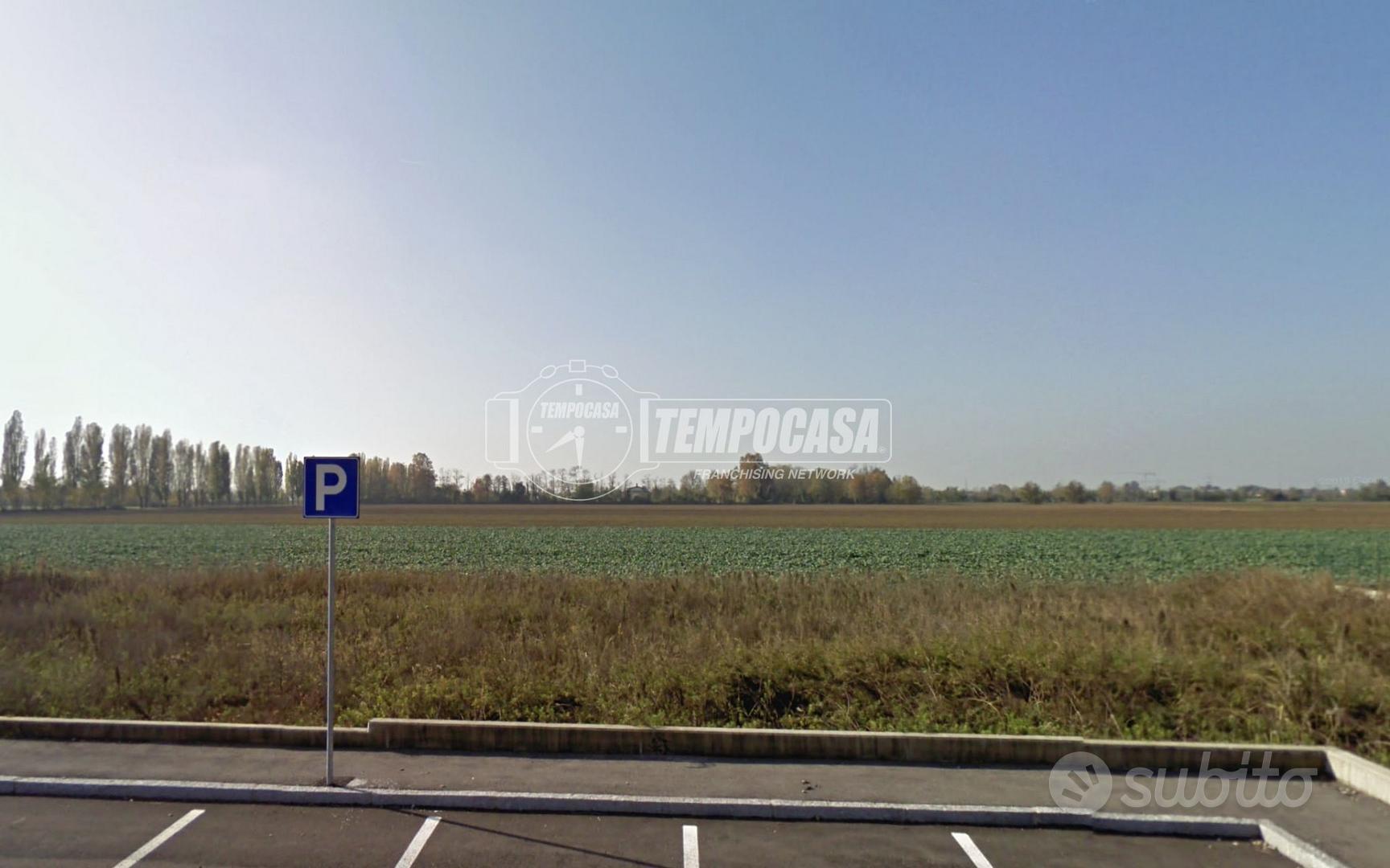 TERRENO EDIFICABILE IDEALE PER IMPRESE E PRIVATI - Vista 3
