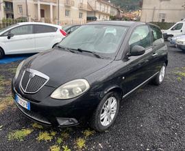 Lancia Ypsilon 1.3 MJT 75 CV Unyca