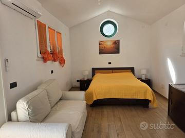 Camera e bagno in villetta indipendente