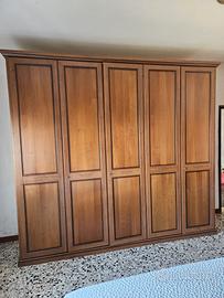 Camera da letto:armadio 5 ante,2 comodini e comò 