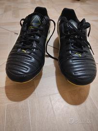 Scarpe da calcio Puma Universal
