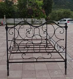 Antico Letto in Ferro Battuto – Stile Liberty