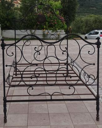 Antico Letto in Ferro Battuto – Stile Liberty