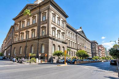 2 LOCALI A NAPOLI