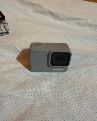 Go pro hero 7 white
