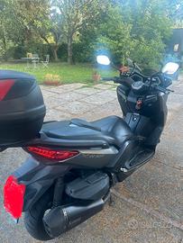 Yamaha XMAX 400