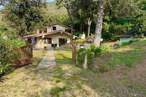 Villa di 150 m² con più di 5 locali e posto auto a