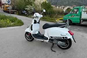 Vespa Gts 300 super ie