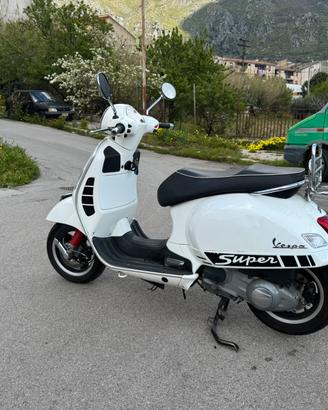 Vespa Gts 300 super ie