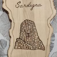 Tagliere da  portata con immagine nuraghe sardo