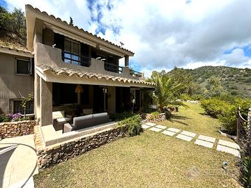 Villa singola ristrutturata a Punta Molentis