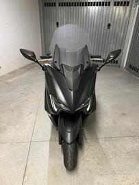 TMAX 560 2020 con 8500 km IVA DEDUCIBILE