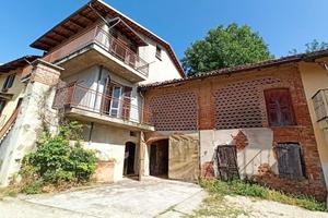 Casa in campagna a 12km da asti