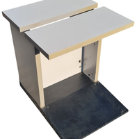 Mobile con base in metallo nero