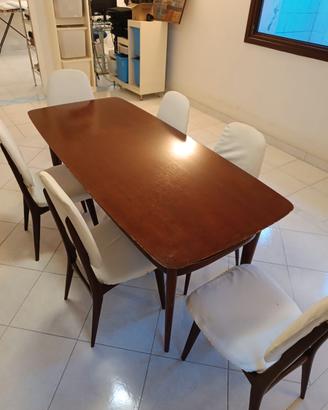 Tavolo  legno da  6  posti e  sedie vintage