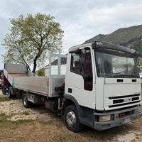 Iveco Eurocargo 80/18 con gru