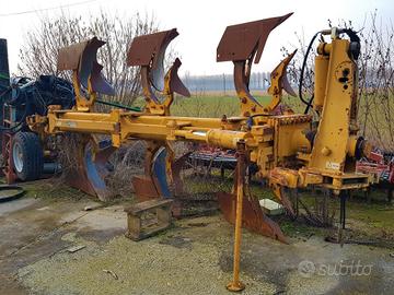 Aratro moro trivomere USATO