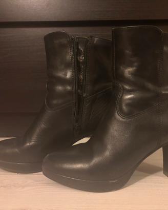 Tamaris stivali caviglia nero tacco medio