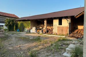 Terreno/ Cascinale fatiscente edificabile/ ristrut