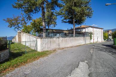 CASA SEMINDIPENDENTE A LONGONE SABINO